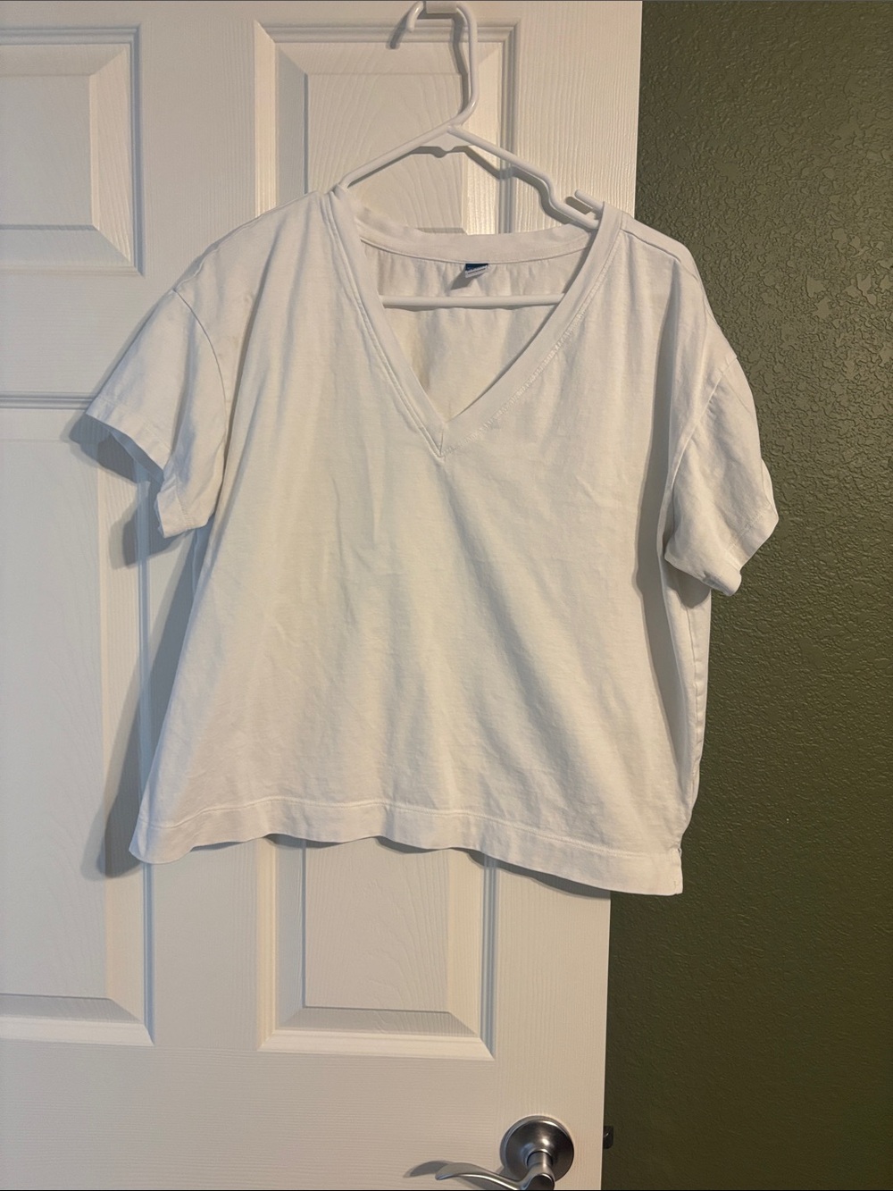 Old Navy White V-Neck Short Sleeve Tee Top